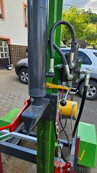 Hydraulická štiepačka - 10