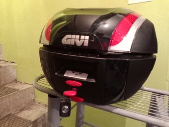 Givi Top case - 10