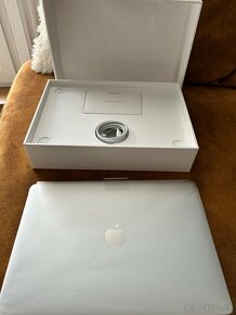 ZÁRUKA / APPLE MacBook Air M1 Silver / 256GB SSD / 8GB RAM - 10
