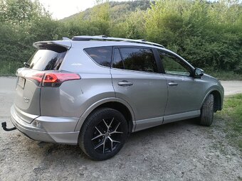 Predám Toyotu RAV4 2.0 Benzín Valvematic - 10