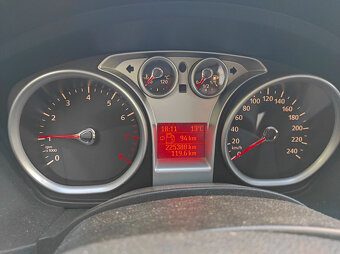 Predám Ford Focus II combi - 10