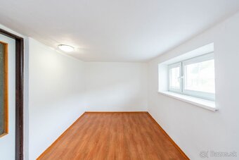 Exkluzívne ponúkame na predaj domček v obci Výškovce - 10