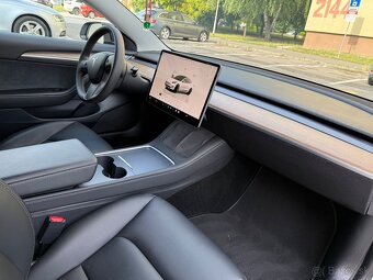 TESLA MODEL 3 PERFORMANCE Facelift 2022 - 10