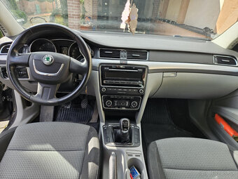 skoda superb 1.4 92 kw M6 - 10