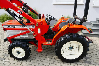 Traktor Kubota L 2002 DT - 10