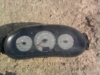 Rozpredam na diely renault clio 2 thalia - 10