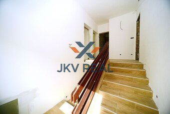 4 izbový rodinný dom s garážou v tichej lokalite - 10