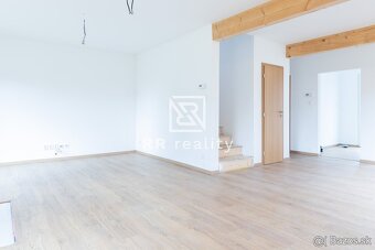 4i RD - Cestice 14 min od KE, zariadený interiér + exteriér - 10