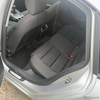 Rozpredam Audi a4 b8 sedan 2.0tdi 105kw - 10