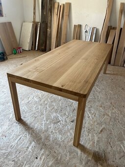 Drevený dubový jedálenský stôl - 10