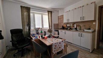 Rodinný dom s 5 bytovými jednotkami - vhodné na prenájmy - 10