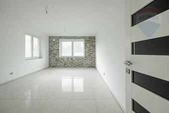 PREDAJ: 15 ročný rodinný dom - bungalov s veľkým pozemkom, P - 10