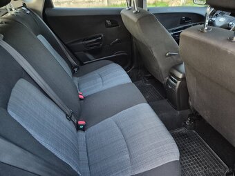 Predám Kia Ceed Faclieft 1.4 77kw Benzin r.v.2012 - 10