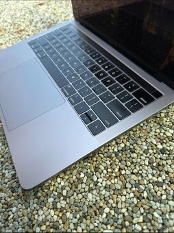 MacBook PRO 13, 500GB, 16GB, i7 touchbar - 10
