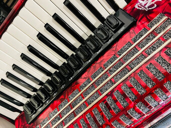 Predám špičkový akordeón Weltmeister Topas IV 96 basový- NAJ - 10