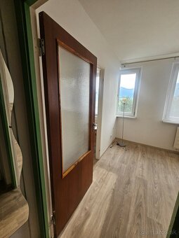 1 izbový byt na sídlisku Ľadoveň. - 10
