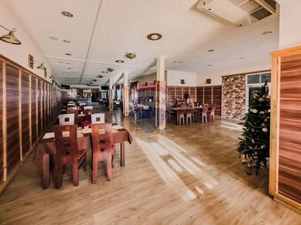 BUDOVA V CENTRE MESTA LUČENEC - 10