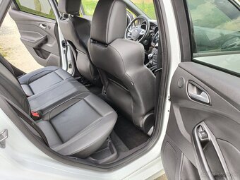 Ford Focus ST - 10