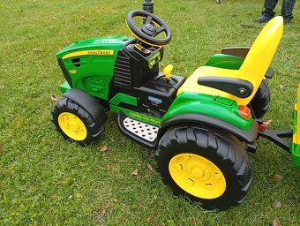 Elektrický traktor John Deere Ground Force - 10