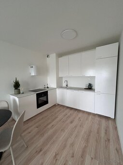 Prenájom bytu 2-izbový • 46 m², 720 €/mes. 720€+150€+100€= n - 10