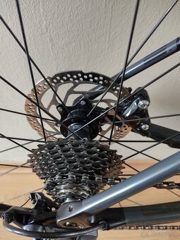 Cestný karbonový bicykel CUBE Attain GTC SL Disc Ultegra - 10