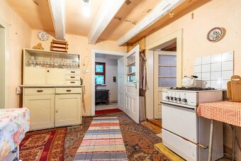 REZERVOVANÝ 200 ROČNÝ RODINNÝ DOM V MESTE VRANOV NAD TOPĽOU - 10