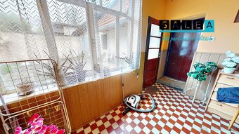 Na predaj rodinný dom v obci Dolný Lopašov s veľkým pozemkom - 10
