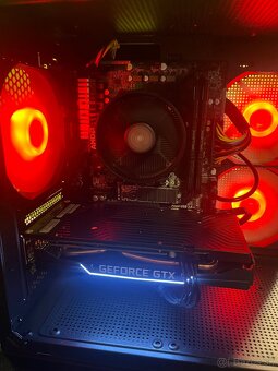 Herny pc : ryzen 5 3600x , 16gb ram , gtx 1660s , 500gb ssd - 10