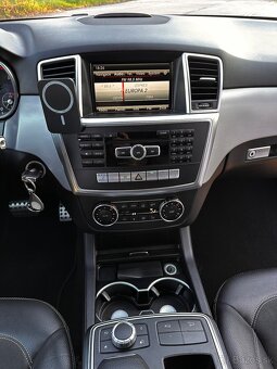 Predam Mercedes ML 350 / 3.0 / 190kw / 210tis km/ 2012 - 10