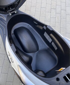 50 cm3 skuter Piaggio fly 50 4T 2016 - 10