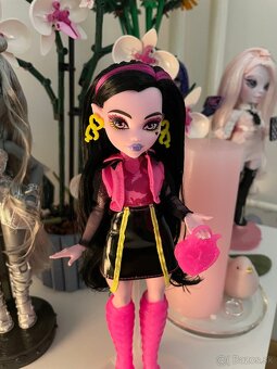 Monster high Neon Fright Ghoulia, Draculaura - 10