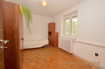 EXKLUZÍVNE - Predaj priestranného RD v starej časti Rajky - 10