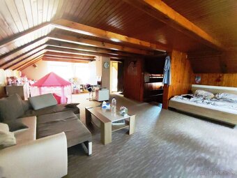 Predám rodinný dom v meste Levice, širšie centrum - 10