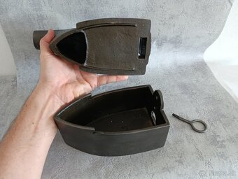 VELKÁ velmi stará KOMÍNOVÁ ŽEHLIČKA do sbierky - 10