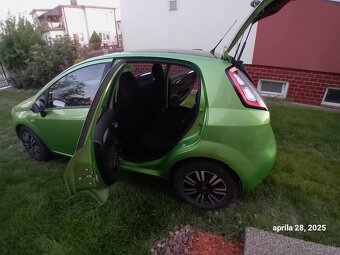 Predám Fiat Punto 0,9T 85 TwinAir - 10