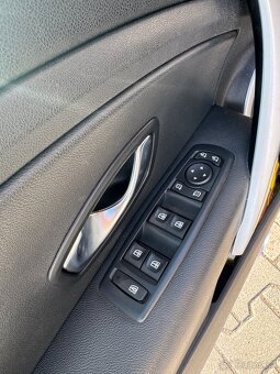 Renault Fluence 1.6,81 kw,r.v.2010 - 10