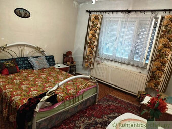 Priestranný dom s veľkou 1767 m² záhradou pre mladú rodinu - 10