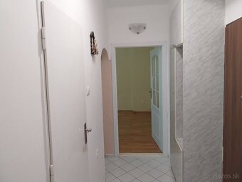 Prenajmem 2-izbový byt v Šali - 10