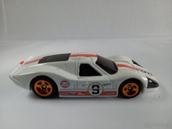 HOT WHEELS - FORD GT40,GT40 Mk.IV-GULF - POZRI DETAILNÉ FOTO - 10