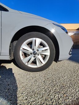 VW Golf 8 Variant Life 1.5 TGI - 10