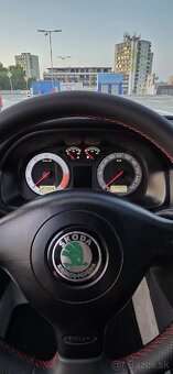 Skoda Octavia 1.8t RS combi - 10