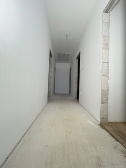 Skolaudovaná novostavba 4 izbového RD - 10