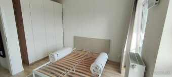 2-izbový byt s balkónom, zariadený Pop, Slnečnice Bratislava - 10