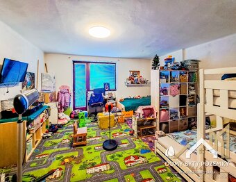 Na predaj priestranný 3 byt v obci Čekovce - 10