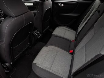 Volvo XC40 2.0 B3 mHEV Core A/T - 10