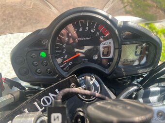 Suzuki SFV 650 Gladius - 10