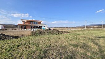 NA PREDAJ STAVEBNÝ POZEMOK 593m2 KOŠICE - KENDICE - 10