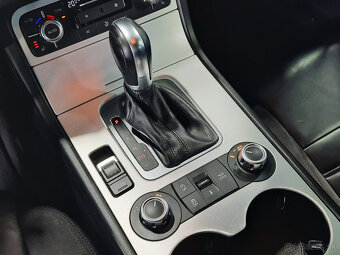 Volkswagen Touareg II 3.0 V6 TDI BlueMotion - 10