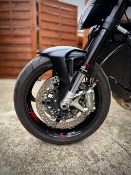 MV Agusta Brutale 800 - 10
