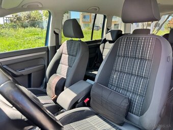 Volkswagen Touran Cross - 10